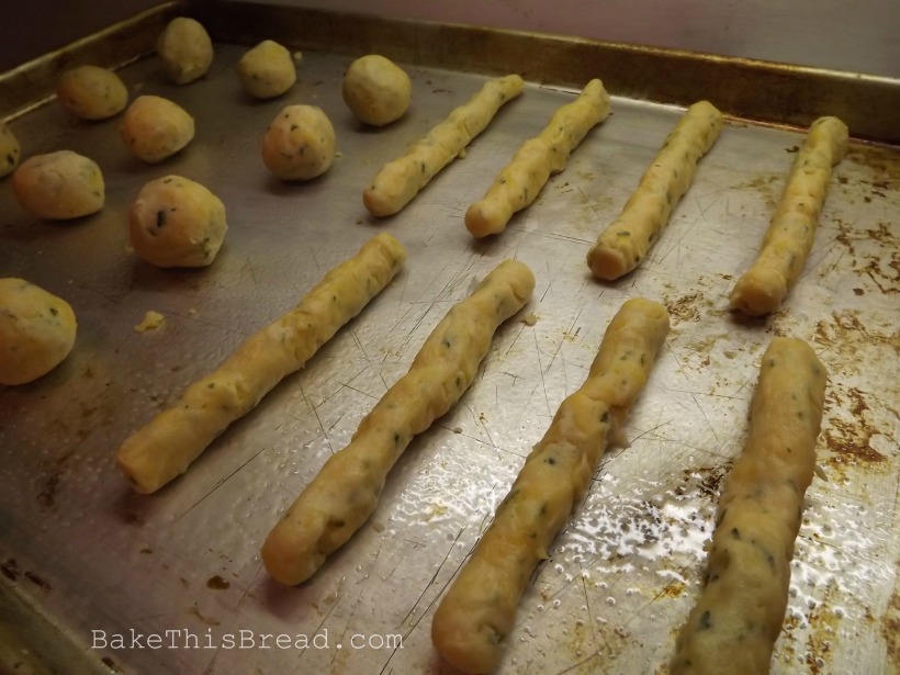 Making different cheese puff shapes bake this bread